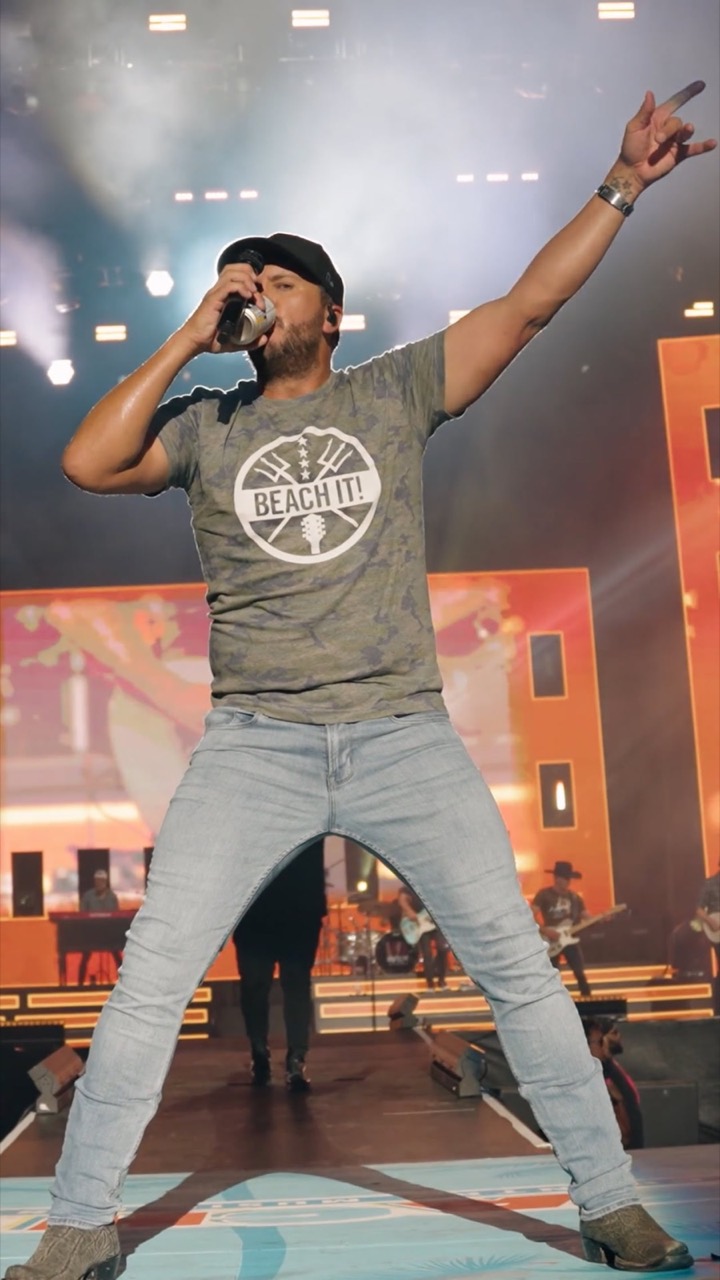 BEACH IT!, Luke Bryan